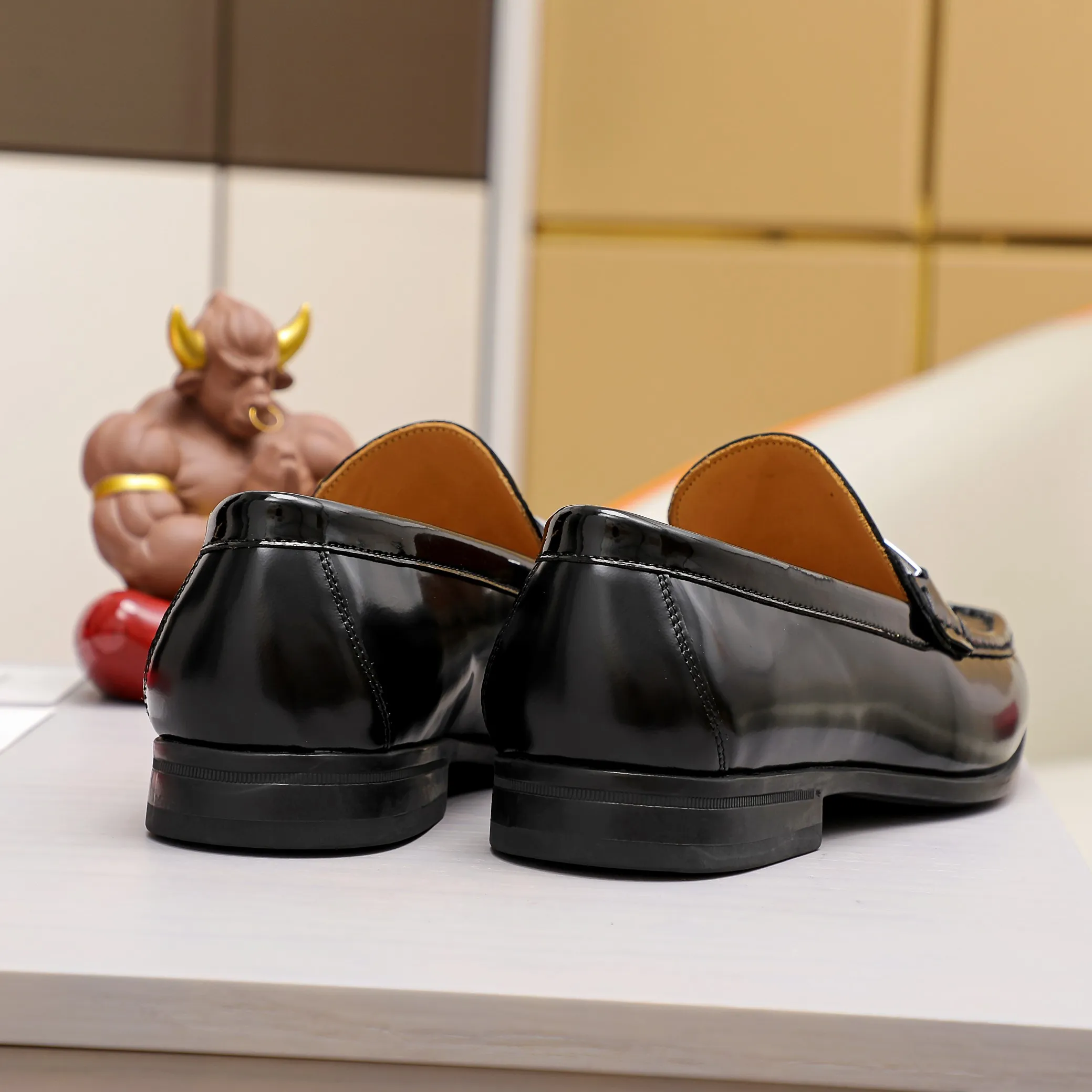 Men's clothing and shoes 💰460 🔥Ferragamo's new men's casual slip-on shoes🇨🇳Official website original 1:1 mold opening, original quality💯Fine workmanship, high-end luxury☘The upper is made of imported Italian first-layer cowhide🌴Luxury🐂leather lining🍓Rubber wear-resistant and non-slip outsole, breathable and comfortable to wear🍍The first choice for high-end men, black, size 38-45